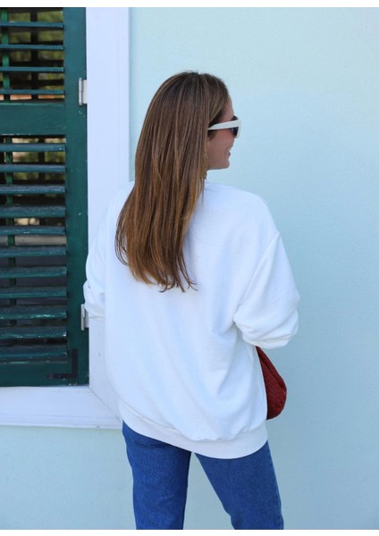 Beyaz Baskı Detay Sweatshirt modelleri