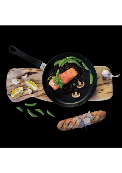 Light Döküm Tava 28 cm fırsatları