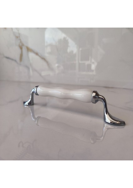 2418 - Akçe krom Renk Porselen Kulp ( 2 Delik Arası 16 cm ) fırsatları
