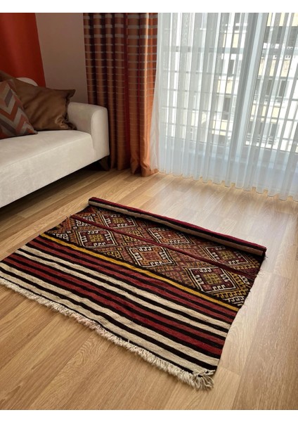 122 x 125 cm Çizgili Türk Kilim, Ender Bulunan Akrep Motifli El Dokuma Kilim, Yumuşak ve Şık Zemin Halısı fiyatları