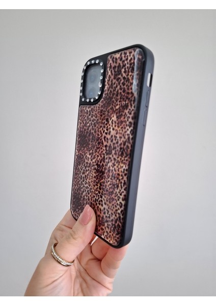 iPhone 11 Uyumlu Leopar Desenli Taşlı Kamera Çıkıntılı Kaliteli Lüks Kılıf fırsatları