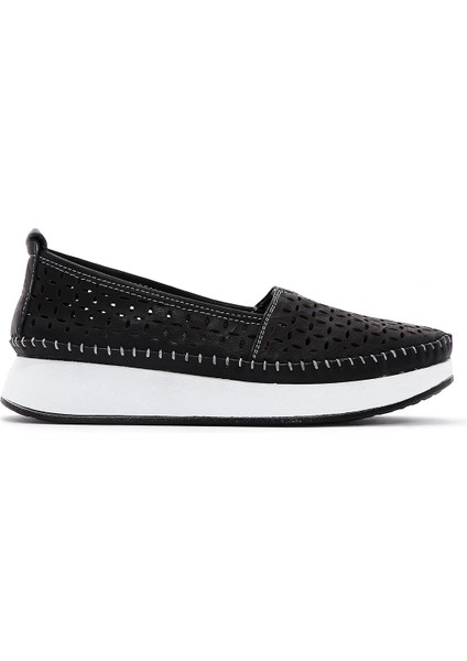 Kadın Siyah Kalın Tabanlı Deri Comfort Loafer 25SFD332418
