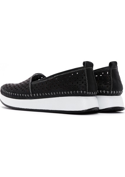 Kadın Siyah Kalın Tabanlı Deri Comfort Loafer 25SFD332418