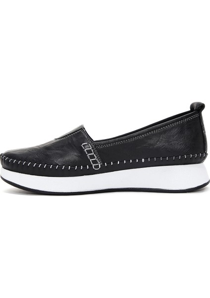 Kadın Siyah Kalın Tabanlı Deri Comfort Loafer 25SFD332318