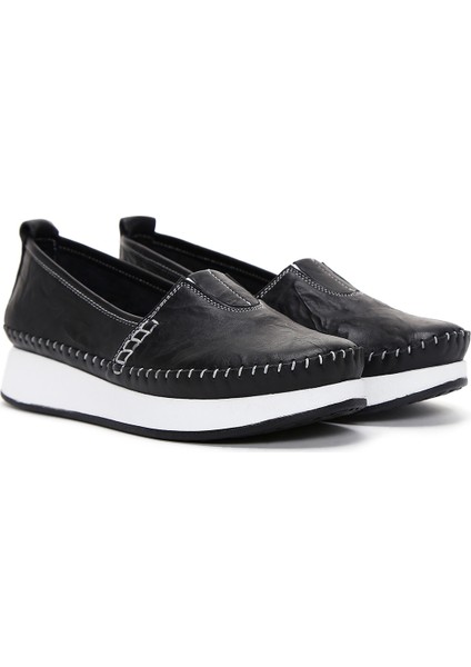 Kadın Siyah Kalın Tabanlı Deri Comfort Loafer 25SFD332318