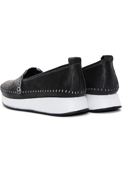 Kadın Siyah Kalın Tabanlı Deri Comfort Loafer 25SFD332318