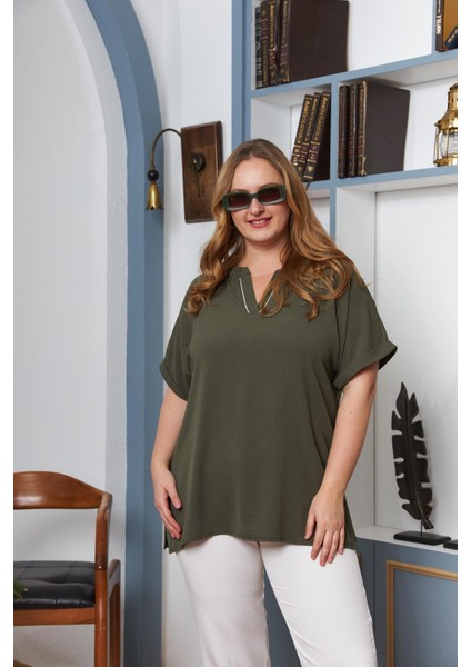 Yaka Taş Işlemeli Büyük Beden Bluz