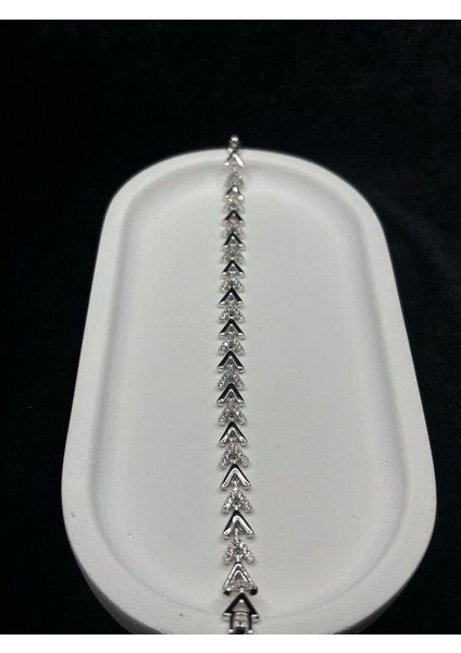 Xupıng Jewelry Gümüş Kaplama Zirkon Taşlı V Desenli Bileklik - Zarif ve Işıltılı Tasarım modelleri