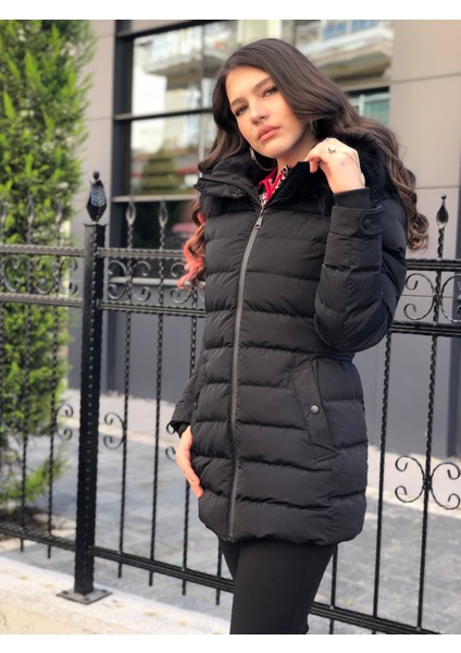 Kadın Yakası Kürklü ,çıkabilir Kapüşonlu Kadın Yasmin Mont modelleri