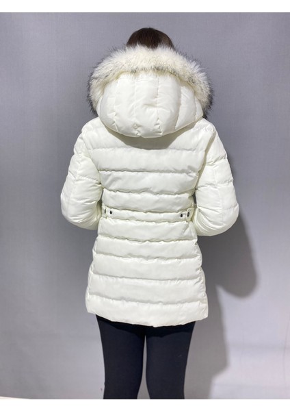 Kadın Yakası Kürklü ,çıkabilir Kapüşonlu Kadın Yasmin Mont modelleri
