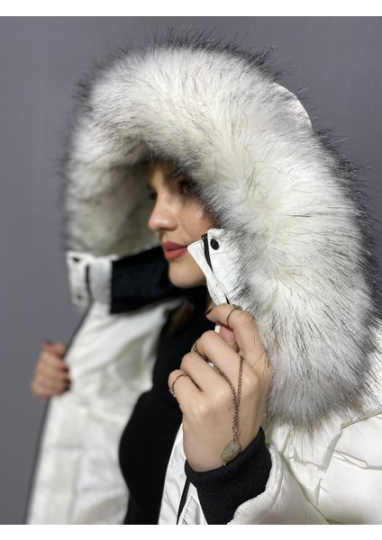 Kadın Yakası Kürklü ,çıkabilir Kapüşonlu Kadın Yasmin Mont fırsatları