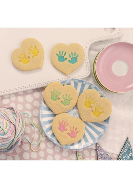 Kalp Içinde El Izi Kurabiye ve Şeker Hamuru Kalıbı