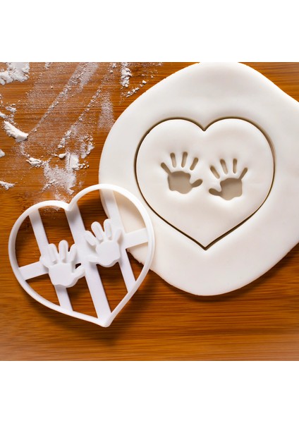 Kalp Içinde El Izi Kurabiye ve Şeker Hamuru Kalıbı modelleri