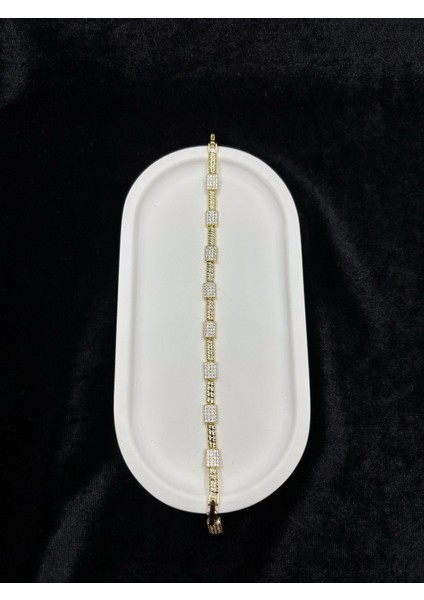 Xupıng Jewelry Altın Kaplama Kare Taşlı Bileklik – Şık ve Işıltılı