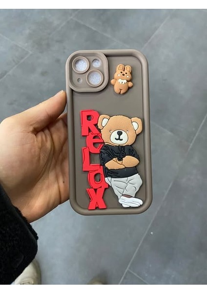 Apple iPhone 15 Pro Max Kahve Teddy Bear Relax Figürlü Hamur Telefon Kılıfı