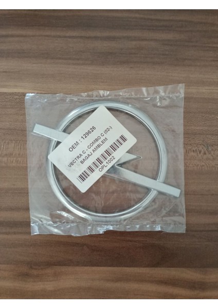 Opel Vectra C Arka Bagaj Arması 2002 ve Sonrası Yıllar Için Uyumludur