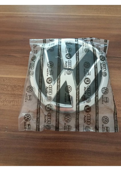 Jetta Ön Panjur Arması Jetta Ön Arma Logo 2015 - 2018 Jetta Ön Amblemi Jetta Ön Amblem 3G0853601