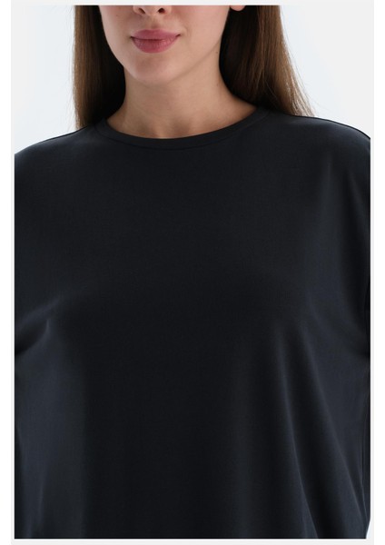 Siyah Kadın Modal Yırtmaç Detaylı Tişört indirimleri