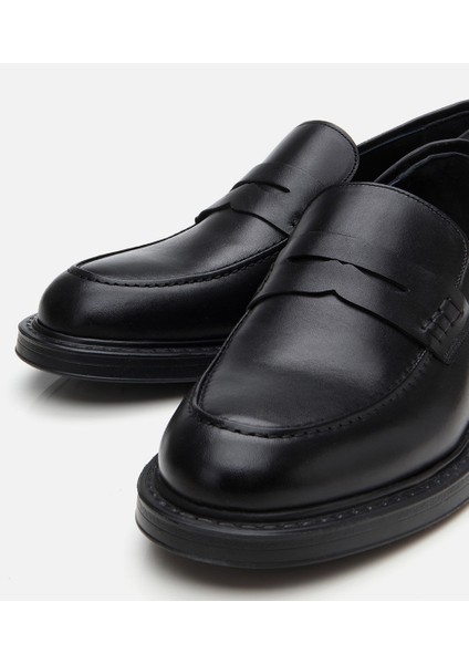 02AYH304700A100 ERKEK Deri Siyah Ultra Hafif Tabanlı Klasik Loafer