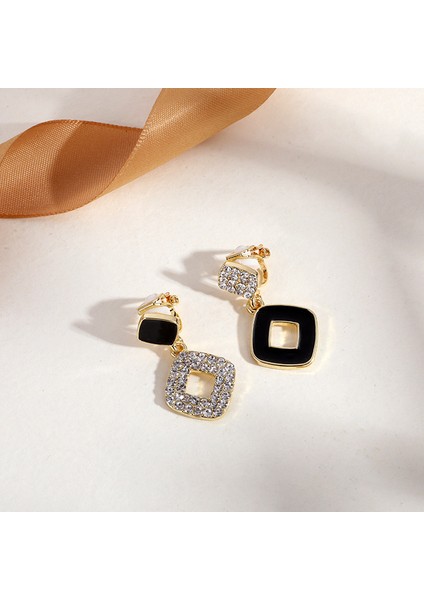 Hengshan Delici Olmadan Üçgen Püskül Kulak Klipsi, Üst Düzey Niş Edebi Retro Bayan Kulak Asılı Hafif Lüks Yüksek Kaliteli Küpeler (Yurt Dışından)