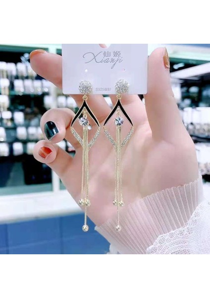 Hengshan Kadınlar Için Moda Mizaç Uzun Püskül Yaz Popüler Küpeler Süper Parlak Üst Düzey Hafif Lüks Küpeler (Yurt Dışından)