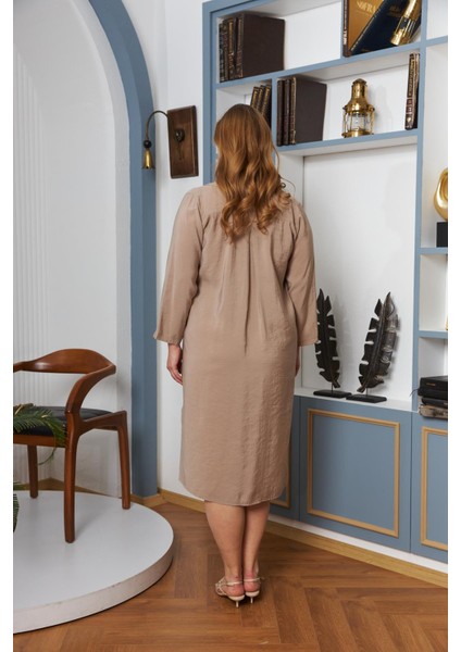 Büyük Beden Cep Taş Şerit Detaylı Düğmeli Elbise Krem indirimleri