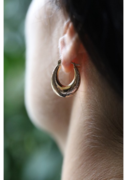 14 Ayar Altın Oval Desenli Halka Küpe modelleri