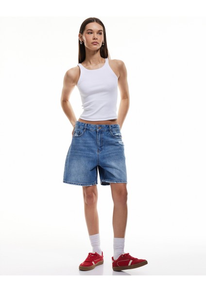 Pamuklu Relax Fit Düğmeli Cepli Denim Şort