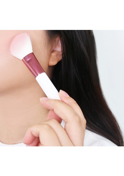 Magic Company & Co Yumuşak Uçlu Kontör Fırçası - Contour Brush BC