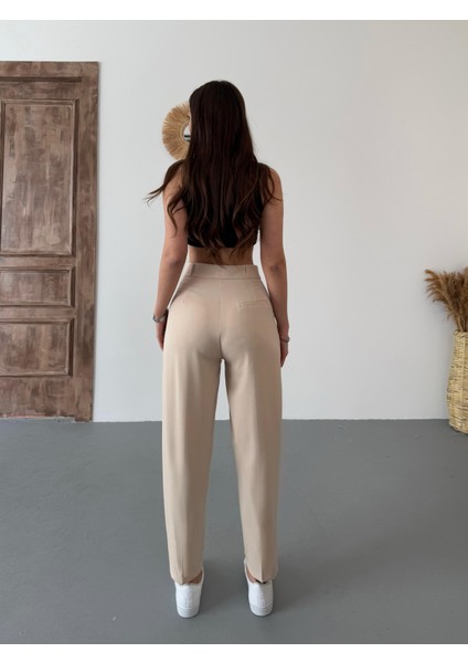 Kadın Yüksek Bel Havuç Kesim Pensli Kumaş Pantolon modelleri