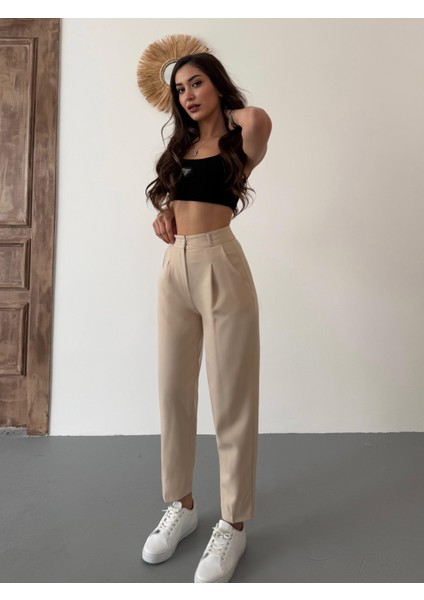 Kadın Yüksek Bel Havuç Kesim Pensli Kumaş Pantolon indirimleri