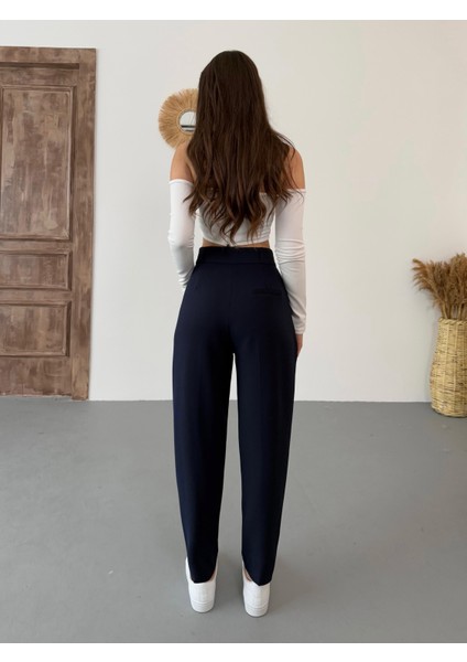 Kadın Yüksek Bel Havuç Kesim Pensli Kumaş Pantolon modelleri