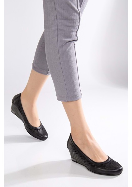 Kadın Deri Lazerli Dolgu Topuklu Ayakkabı - Siyah fiyatları