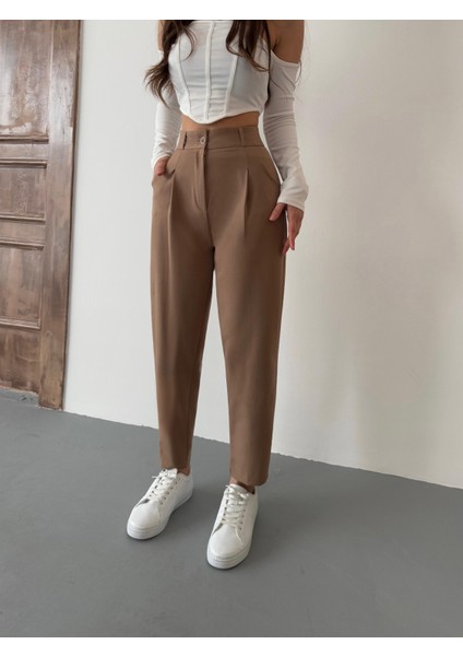 Kadın Yüksek Bel Havuç Kesim Pensli Kumaş Pantolon fırsatları