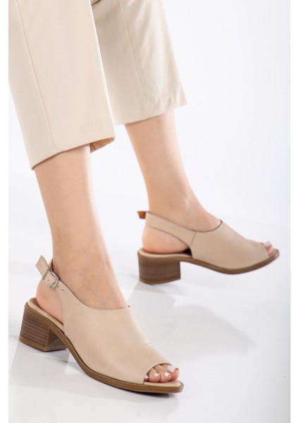 Kadın Deri Toka Detaylı Bilekten Bağlı Sandalet - Bej