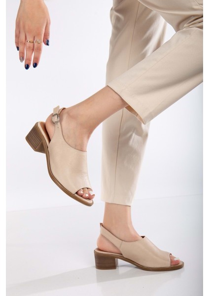 Kadın Deri Toka Detaylı Bilekten Bağlı Sandalet - Bej fiyatları