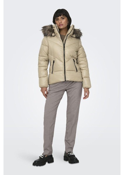 Kadın / Kız Bej Mont (Model Kodu: 15324136 ) indirimleri