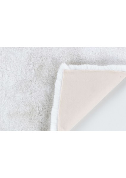 Halı Palma Beyaz Yumuşacık Dokulu Üst Kalite Pelüş Dikdörtgen Kesim Halı modelleri