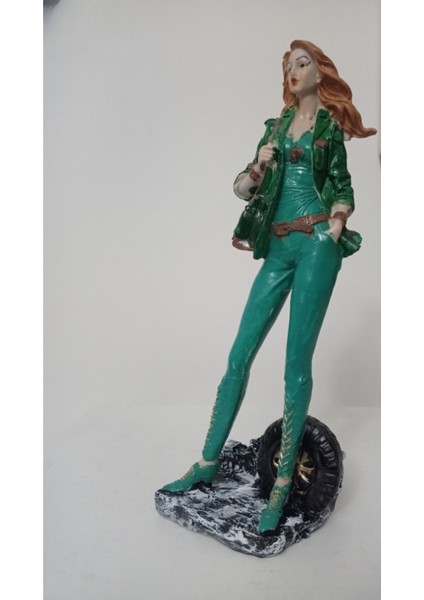 Canlı Renklere Sahip Savaşçı Kadın Büyük Boy Biblo indirimleri