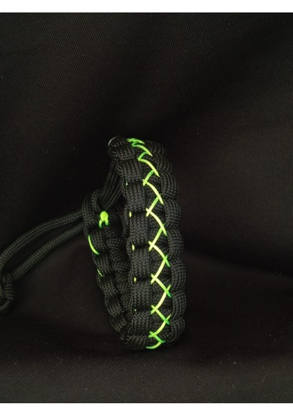Paracord Neon Yeşil Çapraz Işlemeli Bileklik