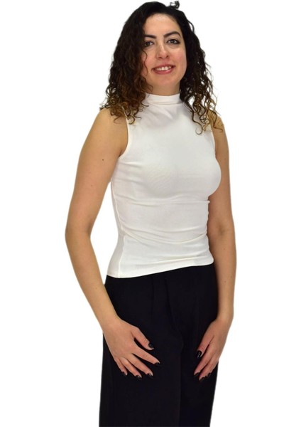 Kadın Düz Renk Vücuda Oturan Askılı Tişört BGL-ST04297 modelleri