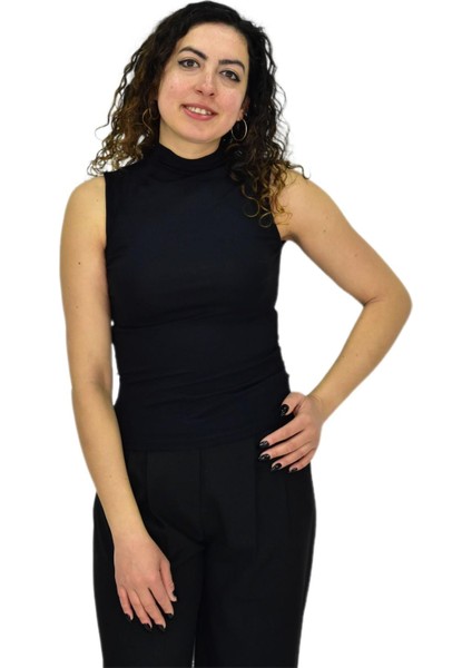 Kadın Düz Renk Vücuda Oturan Askılı Tişört BGL-ST04297