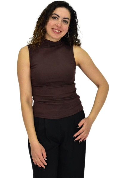 Kadın Düz Renk Vücuda Oturan Askılı Tişört BGL-ST04297