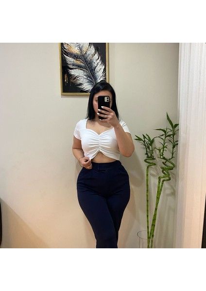 Büzgü Detaylı Şık Beyaz Crop fiyatları