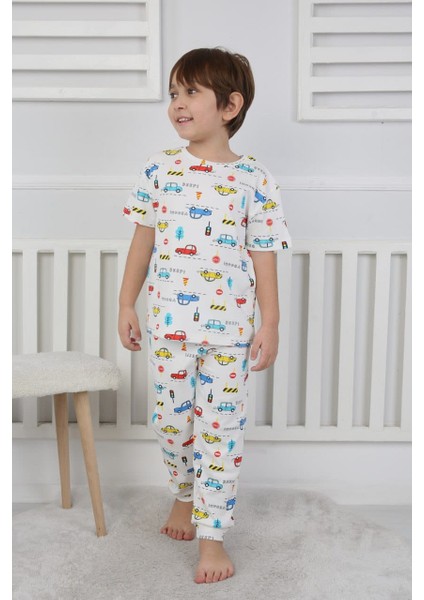 Trafik Desenli Beyaz Pamuk Kısa Kollu Erkek Pijama Takımı (3,4,5,6,7,8 Yaş)