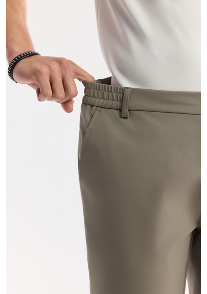 Erkek Haki Beli Lastikli Bi-Stretch Teknik Kumaş Relaxed Fit Şort A51Y3712 indirimleri