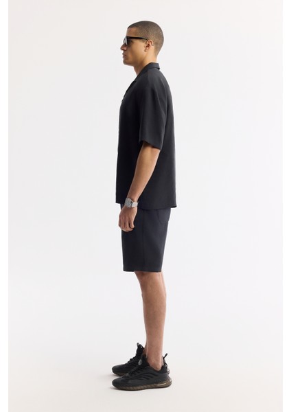Erkek Siyah Apaj Yaka Soft Touch Kısa Kol Oversize Fit Gömlek A51Y2006 modelleri