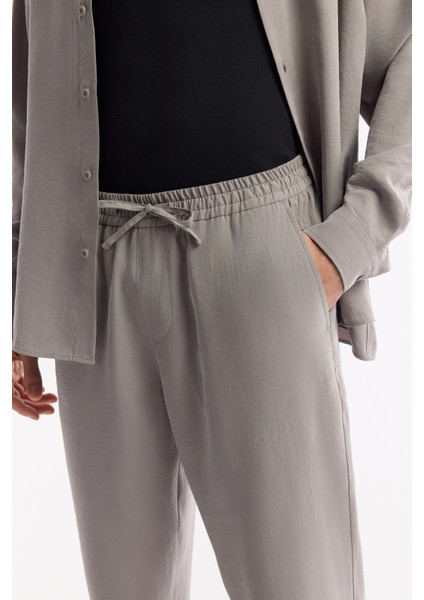 Erkek Nardo Gri Relaxed Fit Beli Lastikli Bağcıklı Soft Touch Pantolon A51Y3031