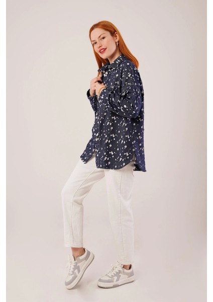 Eskitme Görünümlü Denim Mavi Gömlek fırsatları