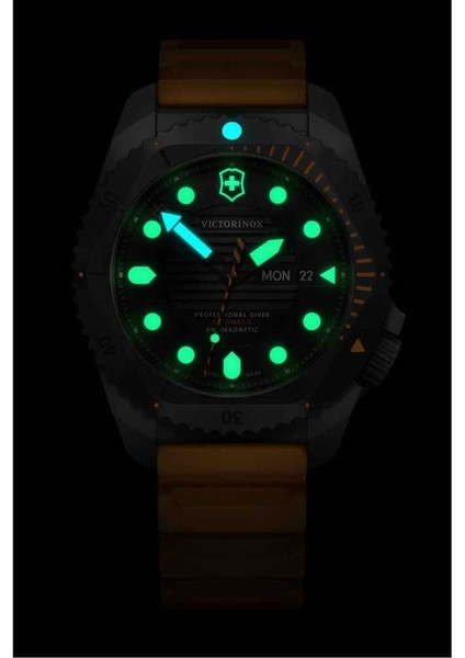 Victorinox Dive Pro Automatic Vs 241996 Erkek Kol Saati